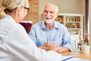 a senior enjoys a Diet counseling session with a counselor
